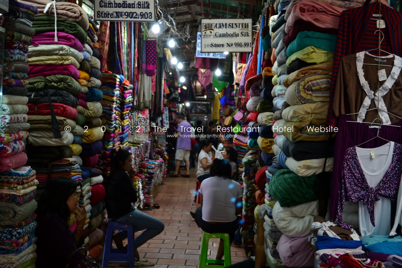 This image has an empty alt attribute; its file name is 20120424-Russian-Market-Phnom-Penh_00005.jpg