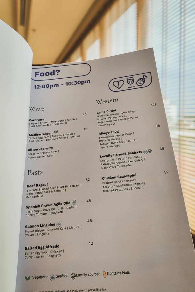 Daily Social 菜单页面，包含意大利面、主菜和主厨精选，新山喜来登酒店。