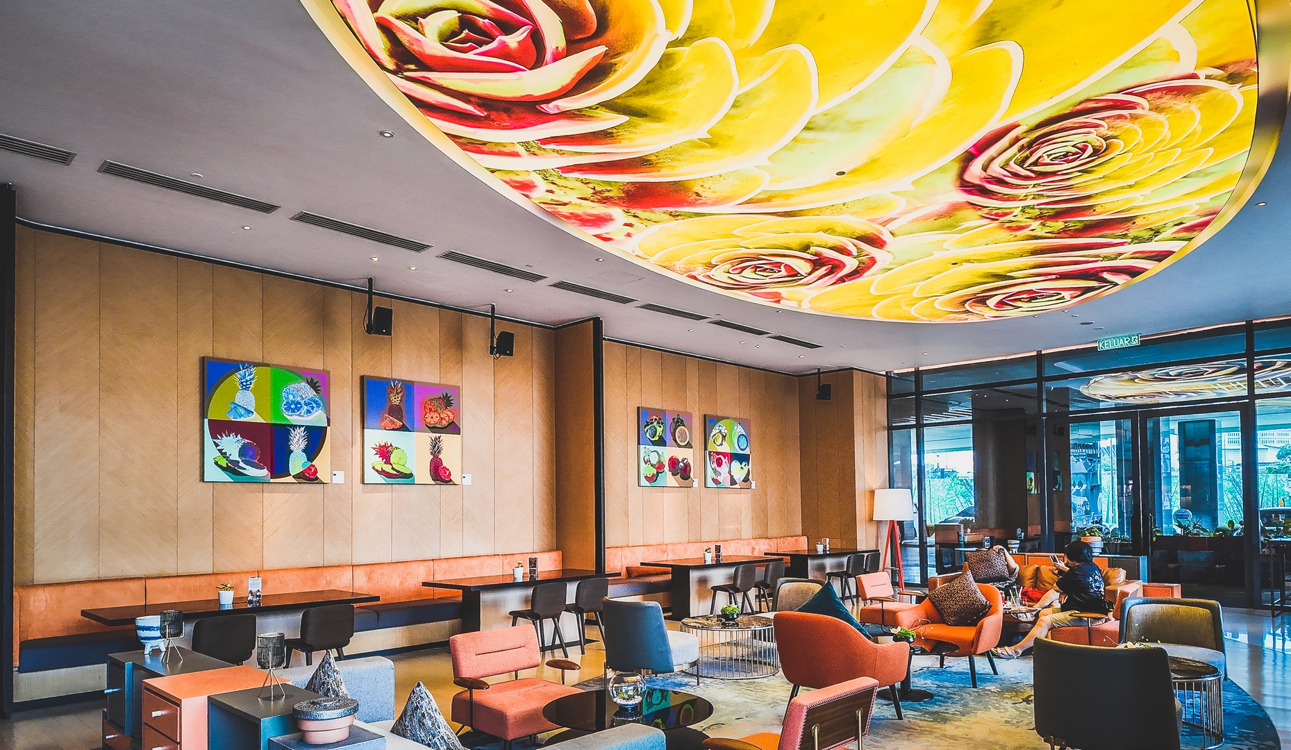 Club TGA executive lounge at Amari Kuala Lumpur offering cocktails, wines, and business facilities.